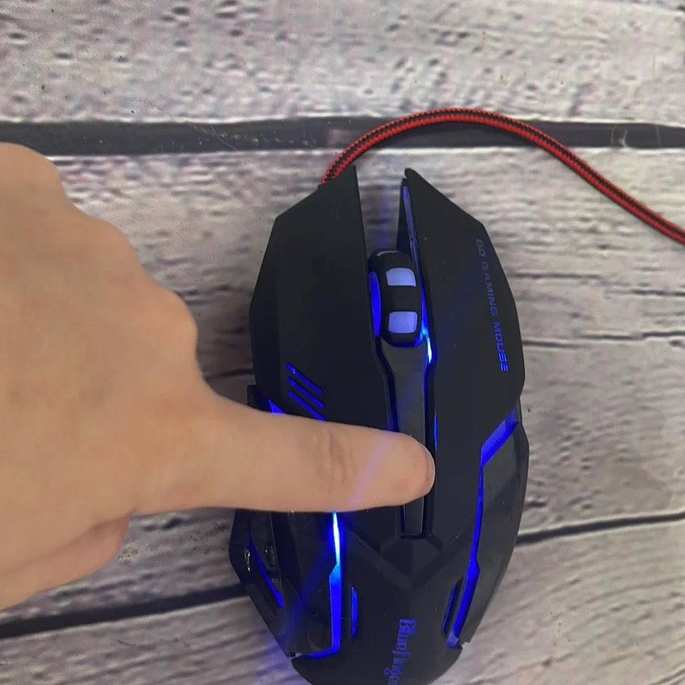 I am selling a keyboard and mouse. Good condition.